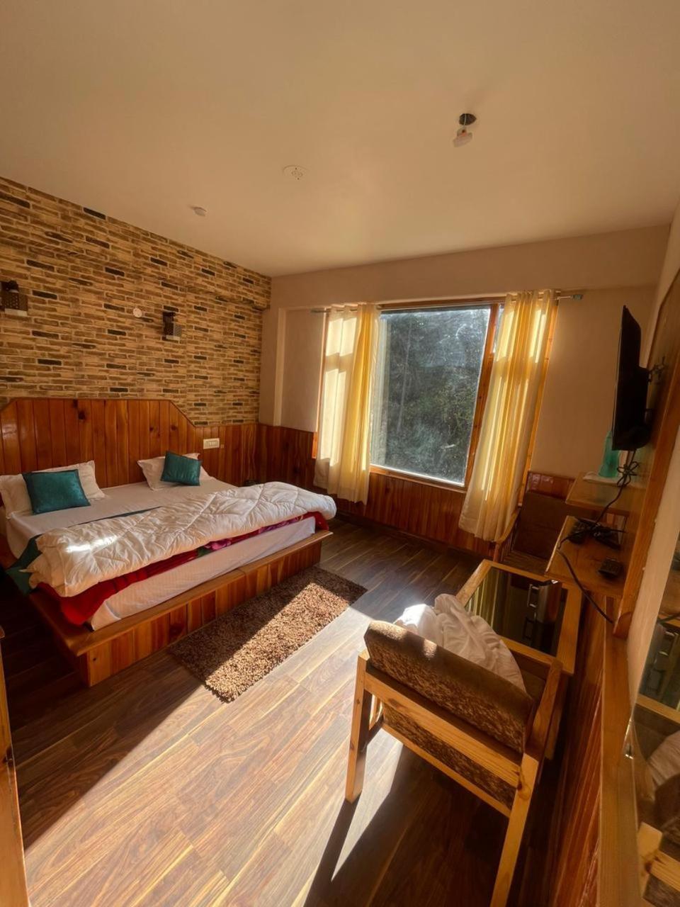 Shangri-La Rooms & Restaurant Kasol Exterior photo